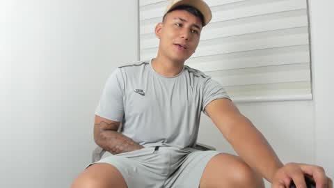 Snapshot of hector_18_ chatting on 11/13/25, 08:24 18 online show from 11/13/25, 08:24