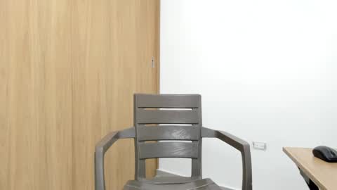 Snapshot of hector_18_ chatting on 11/28/25, 02:47 18 online show from 11/28/25, 02:47