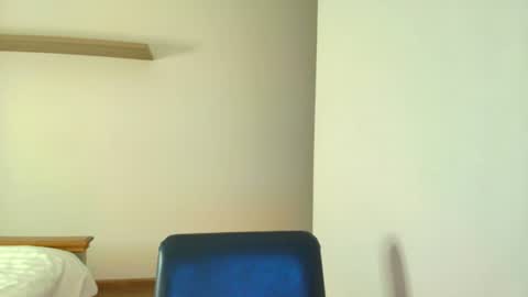 Snapshot of hee_jin chatting on 06/11/26, 02:11 Lilu online show from 06/11/26, 02:11