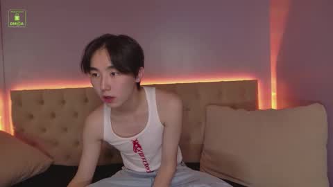 Snapshot of heejinwang chatting on 09/20/25, 03:35 HEEJIN online show from 09/20/25, 03:35