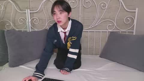 Snapshot of heejinwang chatting on 10/05/25, 08:18 HEEJIN online show from 10/05/25, 08:18