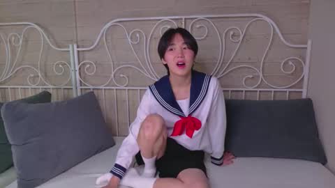 Snapshot of heejinwang chatting on 10/29/25, 08:21 HEEJIN online show from 10/29/25, 08:21