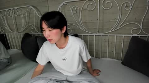 Snapshot of heejinwang chatting on 11/01/25, 08:11 HEEJIN online show from 11/01/25, 08:11