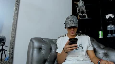 heellboy_ online show from 11/28/25, 03:20