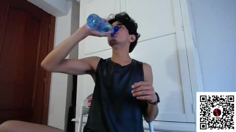 hefestion_ online show from 10/23/25, 04:17