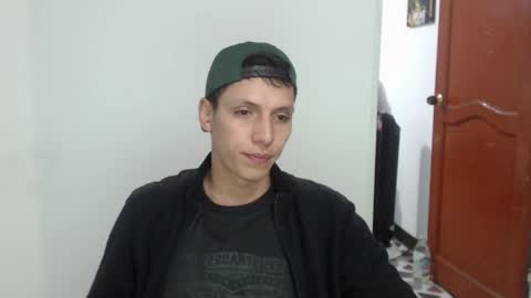 Snapshot of hefesto_69 chatting on 10/15/25, 03:06 hefesto_69 online show from 10/15/25, 03:06