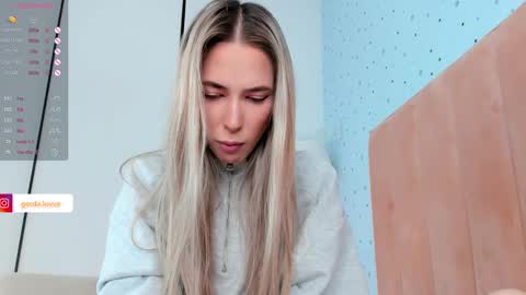 Snapshot of heidas_passion chatting on 03/09/25, 06:06 Heida online show from 03/09/25, 06:06