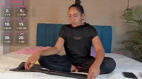 heidi_feuer online show from 10/27/25, 12:42