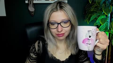 Snapshot of heidi_pleasure chatting on 09/30/25, 06:40 Heidi online show from 09/30/25, 06:40