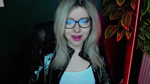 Snapshot of heidi_pleasure chatting on 01/07/26, 05:32 Heidi online show from 01/07/26, 05:32