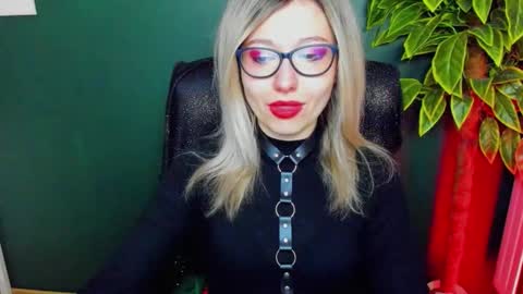 Snapshot of heidi_pleasure chatting on 01/15/26, 07:46 Heidi online show from 01/15/26, 07:46