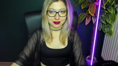 Snapshot of heidi_pleasure chatting on 02/04/26, 07:47 Heidi online show from 02/04/26, 07:47