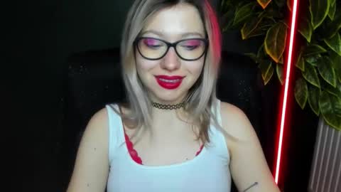 Snapshot of heidi_pleasure chatting on 02/11/26, 05:45 Heidi online show from 02/11/26, 05:45