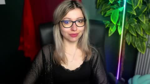 Snapshot of heidi_pleasure chatting on 03/31/26, 04:46 Heidi online show from 03/31/26, 04:46