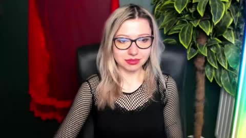 Snapshot of heidi_pleasure chatting on 05/04/26, 06:31 Heidi online show from 05/04/26, 06:31