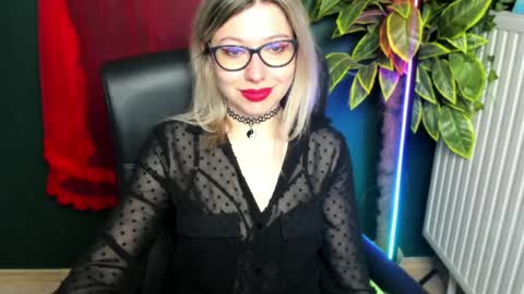 Snapshot of heidi_pleasure chatting on 05/12/26, 04:53 Heidi online show from 05/12/26, 04:53