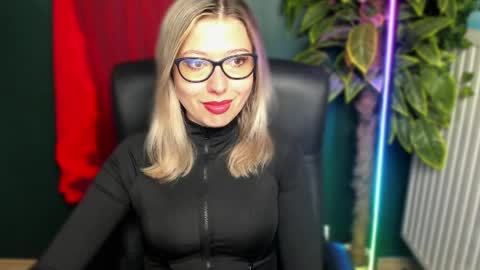 Snapshot of heidi_pleasure chatting on 06/02/26, 04:25 Heidi online show from 06/02/26, 04:25