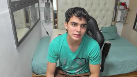 Snapshot of heiker_ chatting on 09/24/25, 02:48 heiker_ online show from 09/24/25, 02:48