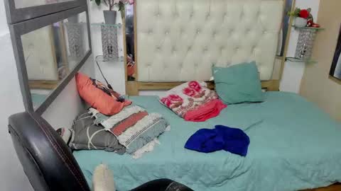 Snapshot of heiker_ chatting on 10/07/25, 02:53 heiker_ online show from 10/07/25, 02:53