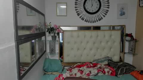 Snapshot of heiker_ chatting on 10/19/25, 02:56 heiker_ online show from 10/19/25, 02:56