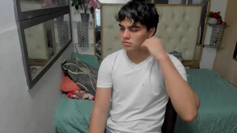 Snapshot of heiker_ chatting on 10/20/25, 03:18 heiker_ online show from 10/20/25, 03:18