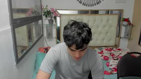 Snapshot of heiker_ chatting on 10/25/25, 03:14 heiker_ online show from 10/25/25, 03:14