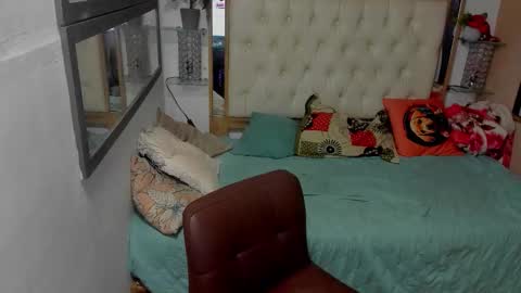 heiker_ online show from 11/17/25, 02:17