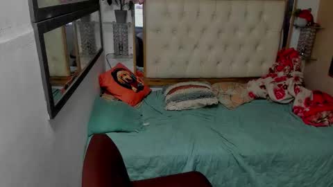 heiker_ online show from 12/02/25, 03:12