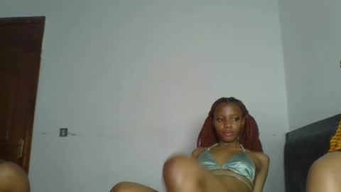 Snapshot of heilybunny chatting on 05/20/26, 06:30 heilybunny online show from 05/20/26, 06:30