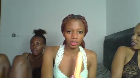 Snapshot of heilybunny chatting on 05/30/26, 10:01 heilybunny online show from 05/30/26, 10:01