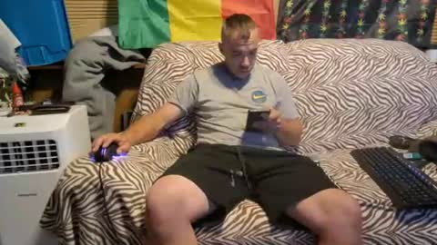 xxScubaStevexx online show from 07/05/26, 07:59