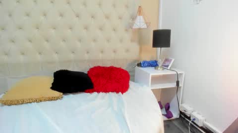 hellen online show from 12/16/24, 06:38