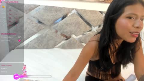 hellen online show from 11/05/25, 01:05