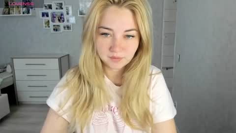 Helen sven online show from 06/17/26, 06:05