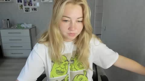 Helen sven online show from 06/30/26, 04:57
