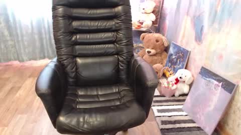 Snapshot of helen_bee chatting on 03/07/26, 11:07 Tanya online show from 03/07/26, 11:07