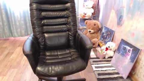 Snapshot of helen_bee chatting on 03/14/26, 09:48 Tanya online show from 03/14/26, 09:48