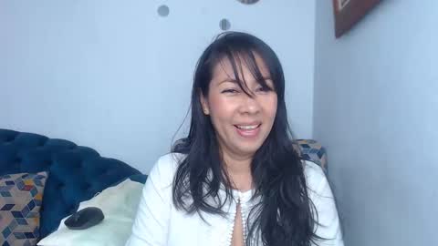 Snapshot of helen_lya chatting on 11/20/25, 05:12 Helen online show from 11/20/25, 05:12