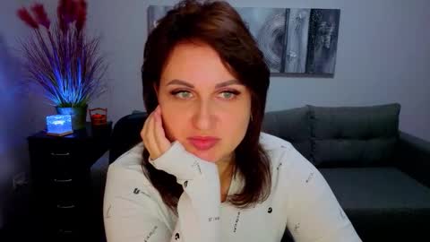 Snapshot of helen_rossi chatting on 11/13/25, 06:45 Helen online show from 11/13/25, 06:45