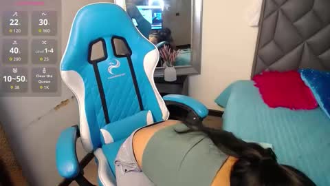 Helen online show from 12/05/25, 12:41