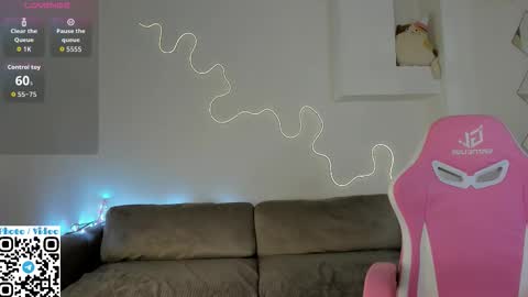 helen_spark online show from 10/18/25, 02:03