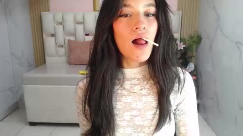 helena1_s online show from 10/17/25, 08:44