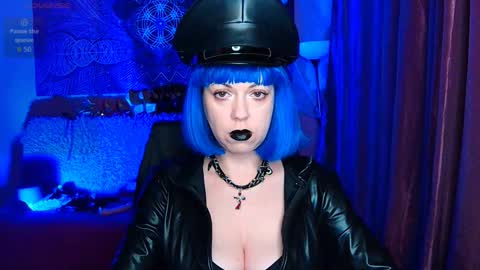 Snapshot of helena__femdom chatting on 11/30/25, 04:44 Helena online show from 11/30/25, 04:44