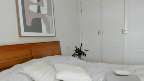 helena_hills online show from 10/17/25, 10:51