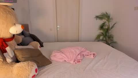 Helen online show from 07/27/26, 01:29