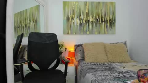 Helena Santos  online show from 09/09/25, 11:43