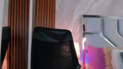 Helena Santos  online show from 07/04/26, 11:05
