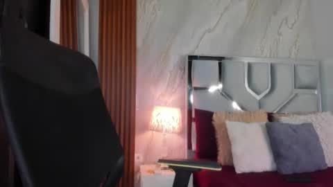 Helena Santos  online show from 07/19/26, 10:41