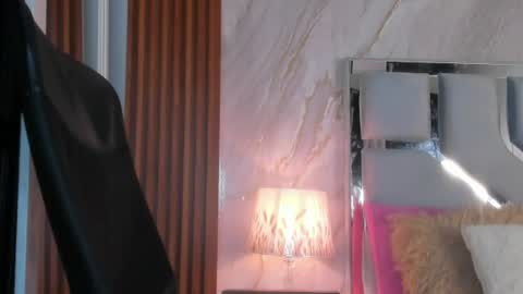 Helena Santos  online show from 08/08/26, 12:07
