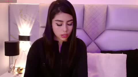 Snapshot of helena_whaite chatting on 07/01/26, 02:02 helena_whaite online show from 07/01/26, 02:02
